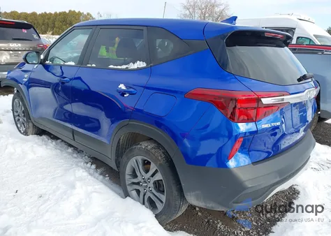 2022 Kia Seltos Lx z USA, uszkodzony, nr VIN KNDEPCAAXN7337848